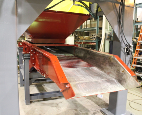 Vibratory Feeder with Quad Shaft Shredder